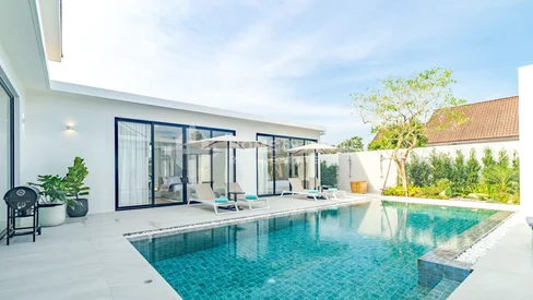 Spacieuse villa indépendante avec piscine, 5 chambres à Pasak