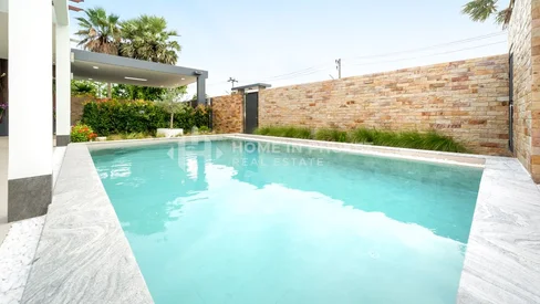 Villa indépendante avec piscine et 3 chambres à Thep Krasatti