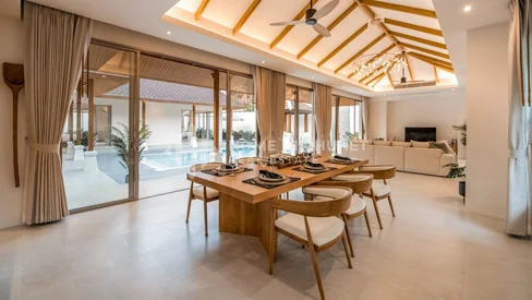 Grande villa de 3 chambres de style thaïlandais avec piscine à Pasak