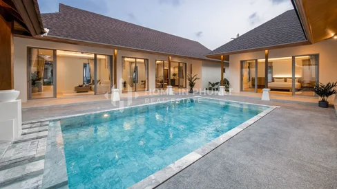 Grande villa de 3 chambres de style thaïlandais avec piscine à Pasak