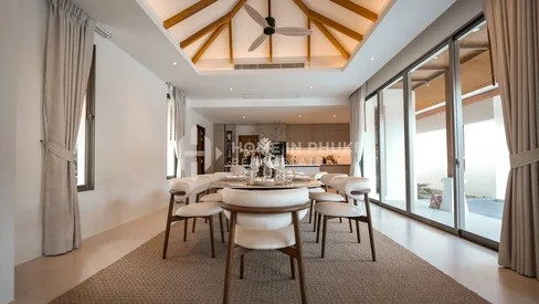 Villa de style thaïlandais avec piscine et 4 chambres à Pasak