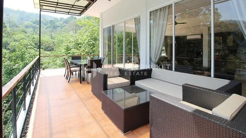 Penthouse de 2 chambres avec vue sur la montagne – Kamala