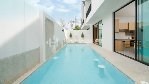 Villa avec piscine de 4 chambres près de Bangtao