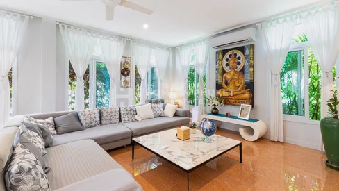 Villa sur 2 étages avec piscine et appartement d'hôtes