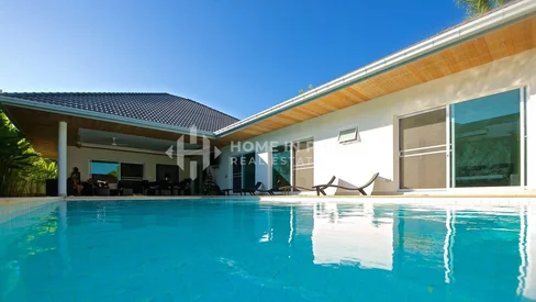 Villa tropicale de 4 chambres avec piscine et grand jardin