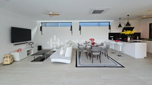 Villa Moderne Orientale avec Piscine de 3 Chambres