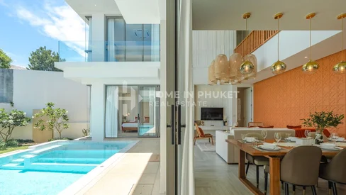 Élégante Villa Contemporaine de 4 Chambres avec Piscine