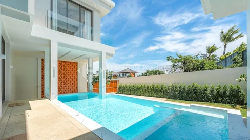 Élégante Villa Contemporaine de 4 Chambres avec Piscine