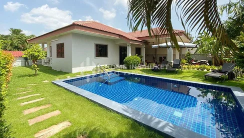 Villa avec piscine de 3 chambres à Nai Harn
