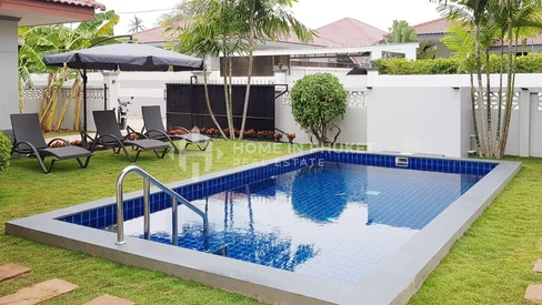 Villa avec piscine de 3 chambres à Nai Harn