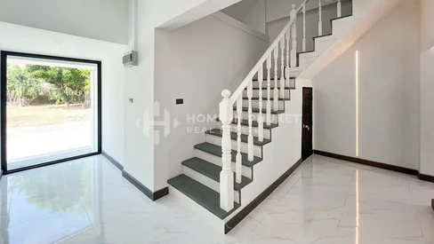 Maison rénovée de 4 chambres à Si Sunthon