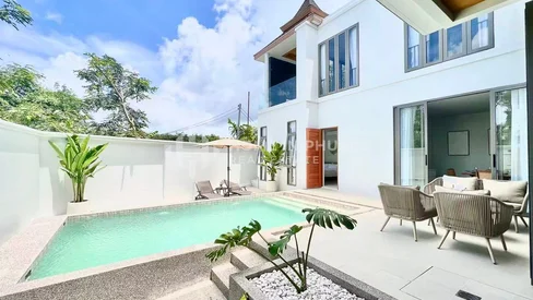 Вилла с 3 спальнями и бассейном в Golden Andes