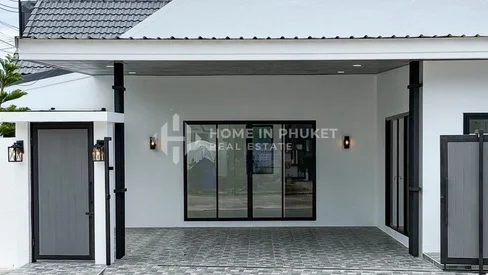 Maison de ville rénovée de 3 chambres à Chalong