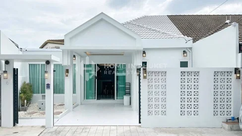 Beautiful Renovated 3 Bedroom Townhouse in Wichit