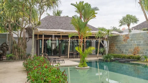 Villa avec piscine de 4 chambres à Layan