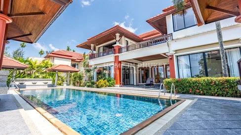 Villa avec piscine de 4 chambres à Laguna Link