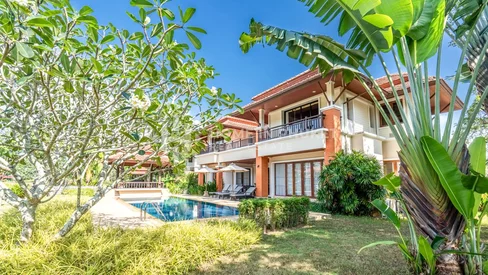Villa avec piscine de 4 chambres à Laguna Village