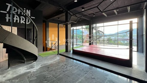 บ้านเชิงพาณิชย์พร้อมดาดฟ้าที่เกาะแก้ว