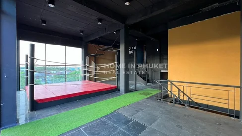 บ้านเชิงพาณิชย์พร้อมดาดฟ้าที่เกาะแก้ว