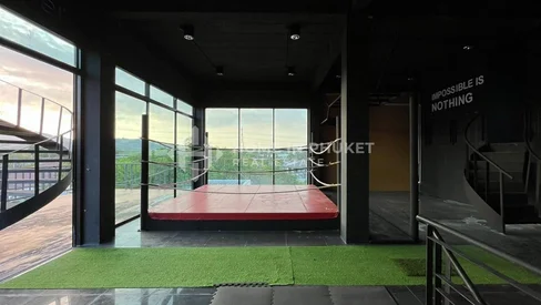 บ้านเชิงพาณิชย์พร้อมดาดฟ้าที่เกาะแก้ว