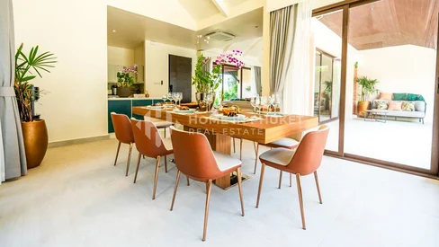 Villa avec piscine de 3 chambres à Laguna Homes