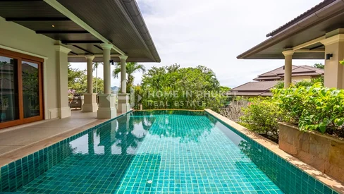 Élégante villa avec piscine de style thaïlandais de 6 chambres à Layan Hills