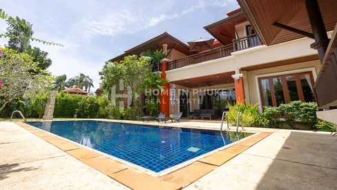 Villa de 4 chambres avec piscine au bord du lac à Laguna Village