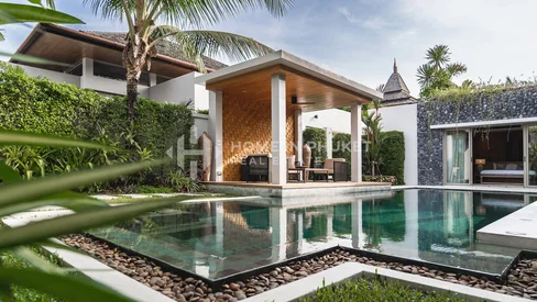 Villa privée avec piscine de 4 chambres près de la plage de Bang Tao