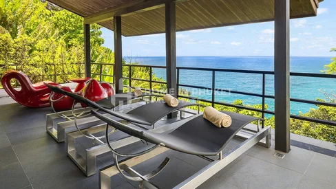 Villa Ultra-Luxe de 7 Chambres en Bord de Mer