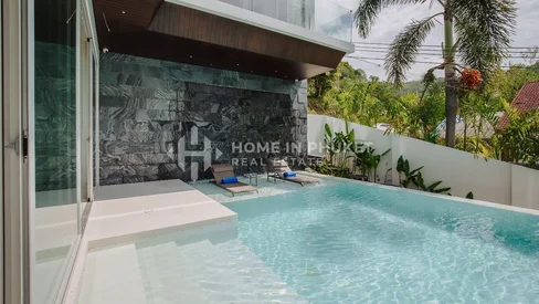 Villa avec piscine de 4 chambres à Nai Harn Hillside