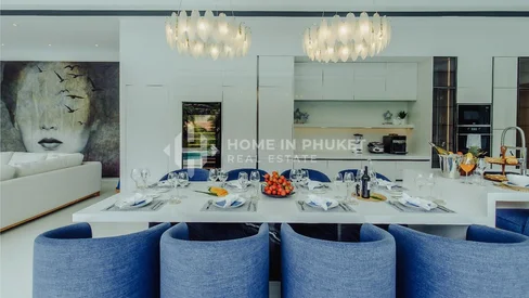 Villa avec piscine de 4 chambres à Nai Harn Hillside