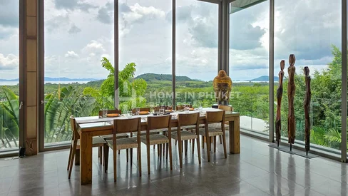 Villa moderne avec piscine à flanc de colline à Yamu Hill