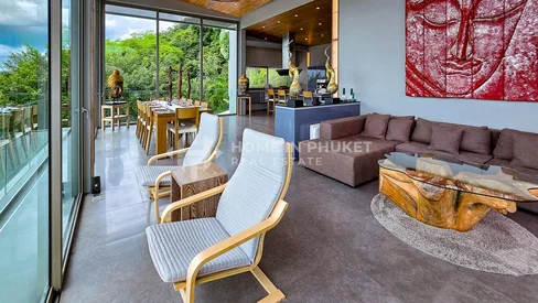 Villa moderne avec piscine à flanc de colline à Yamu Hill