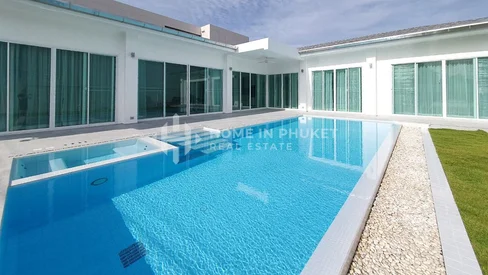 Modern 3-Bedroom Pool Villa in Nai Harn
