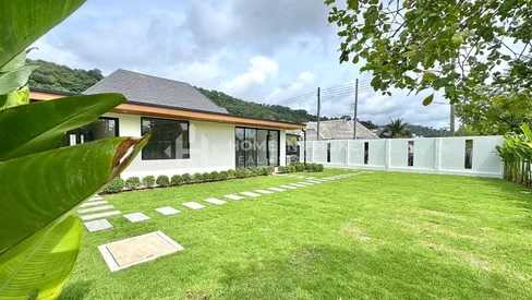 Maison jumelée avec grand jardin à Paklok