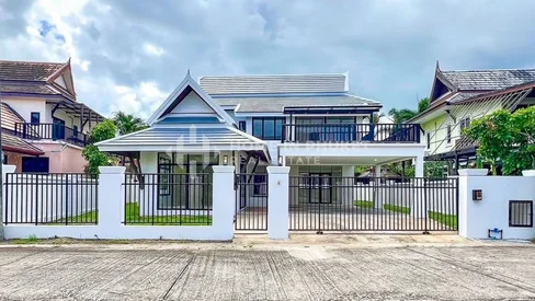 带花园的三卧室家庭住宅