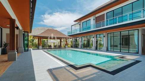 Villa contemporaine de 9 chambres avec piscine à Rawai