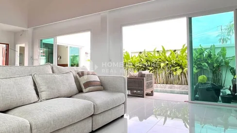 Villa tropicale moderne de 3 chambres avec piscine