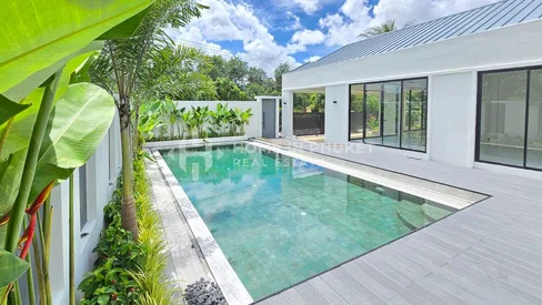 Villa moderne avec piscine et 3 chambres à Si Sunthon