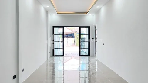 Maison jumelée de 3 chambres à Chalong