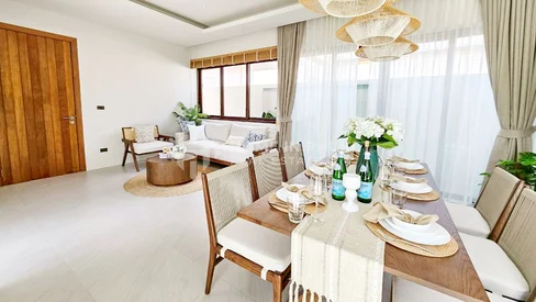 Villa avec piscine de 2 chambres à Nai Yang