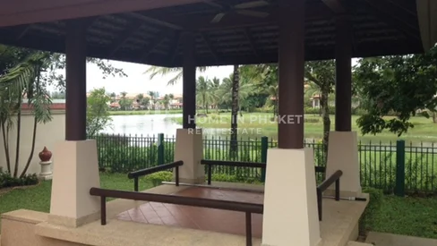 Maison de ville de 4 chambres au bord du lac de Laguna Village