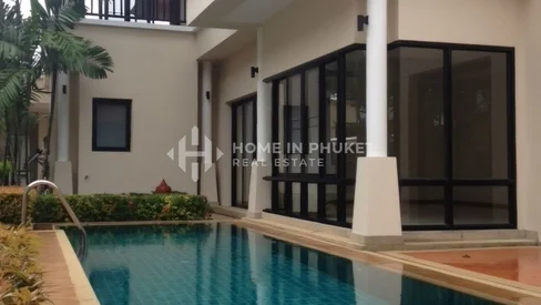 Maison de ville de 4 chambres au bord du lac de Laguna Village