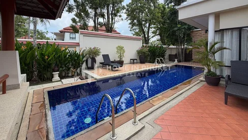 Villa de style thaïlandais avec 4 chambres et vue sur le lagon