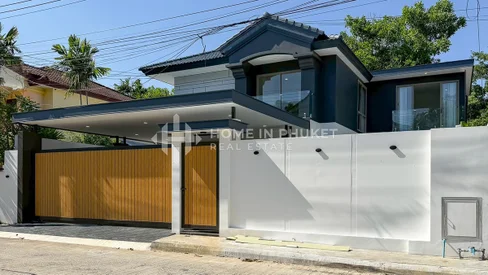 พูลวิลล่า 4 ห้องนอน ในฉลอง