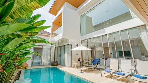 Villa moderne avec piscine de 5 chambres à Zenithy Villas