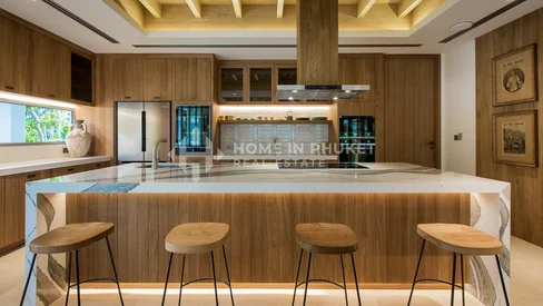 Villa de Luxe de Style Asiatique avec Piscine et 4 Chambres à Bang Jo