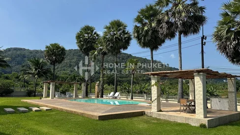 Spacieuse Villa Individuelle avec Piscine et 5 Chambres