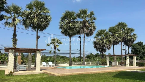 Spacieuse Villa Individuelle avec Piscine et 5 Chambres