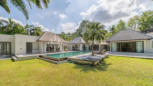 Просторная вилла с 5 спальнями и бассейном на Layan Hills